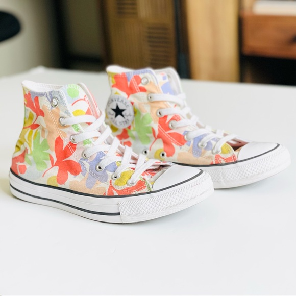 Converse SIZE 8 high top Chuck Taylors All stars sneakers in Egret Multi Garden - Picture 1 of 8